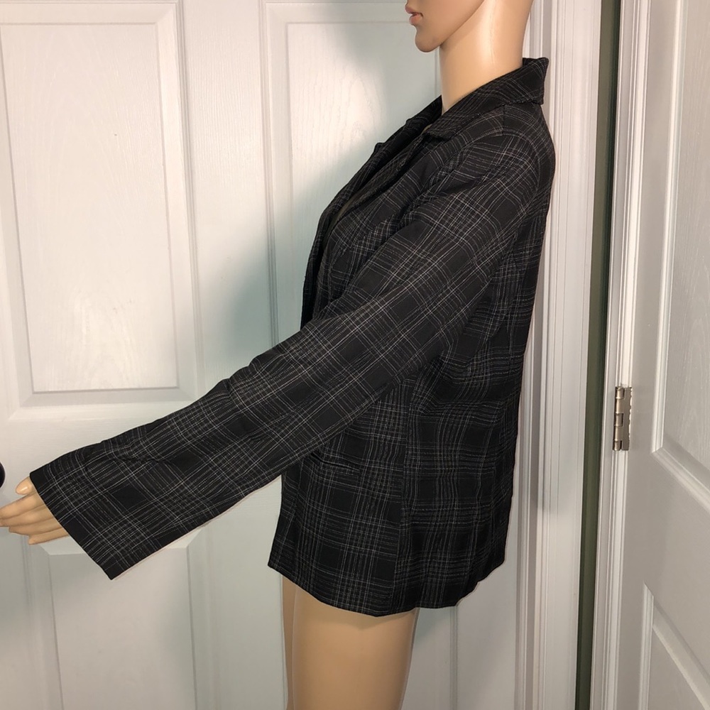 Fashion Bug Black Plaid Blazer. 10 - Picture 4 of 7